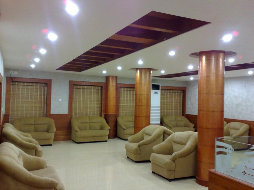 Kpm Regency Hotel Палакад Стая снимка